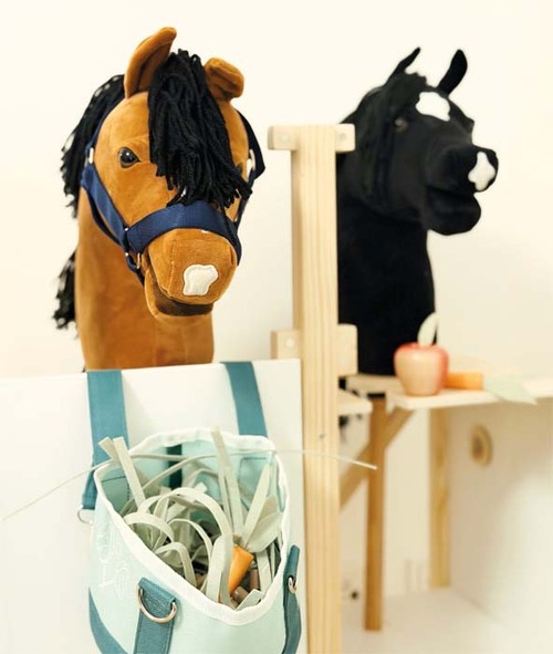 Small Foot Käpphäststall