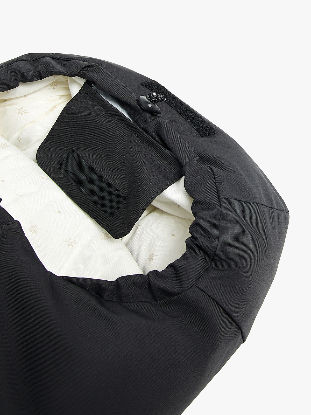 BM-MiniFootmuff-BLACKLEAF-1882_3c.jpg