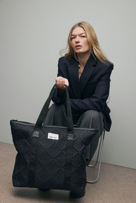 DAY ET Gweneth Floral Quilt Skötväska M, Black