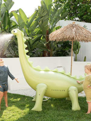 SUNNYLiFE Giant Dino  Uppblåsbar Sprinkler, Into the Wild Khaki