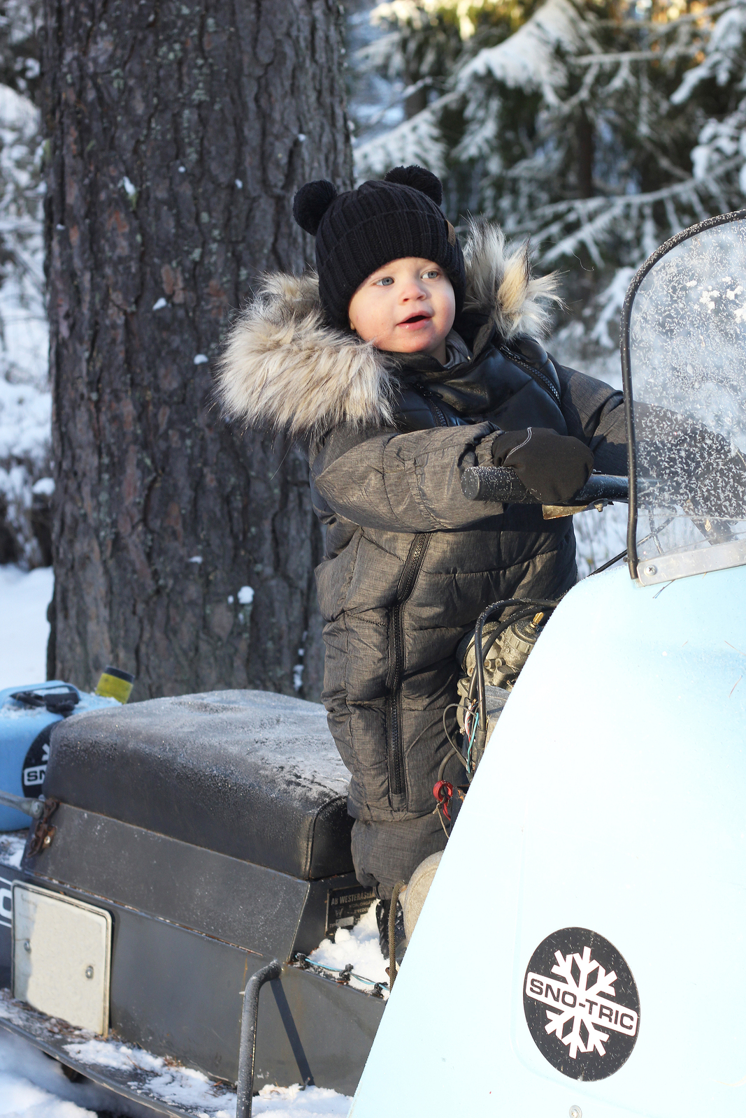 Lindberg Roxtuna Mössa Ullmix, Svart