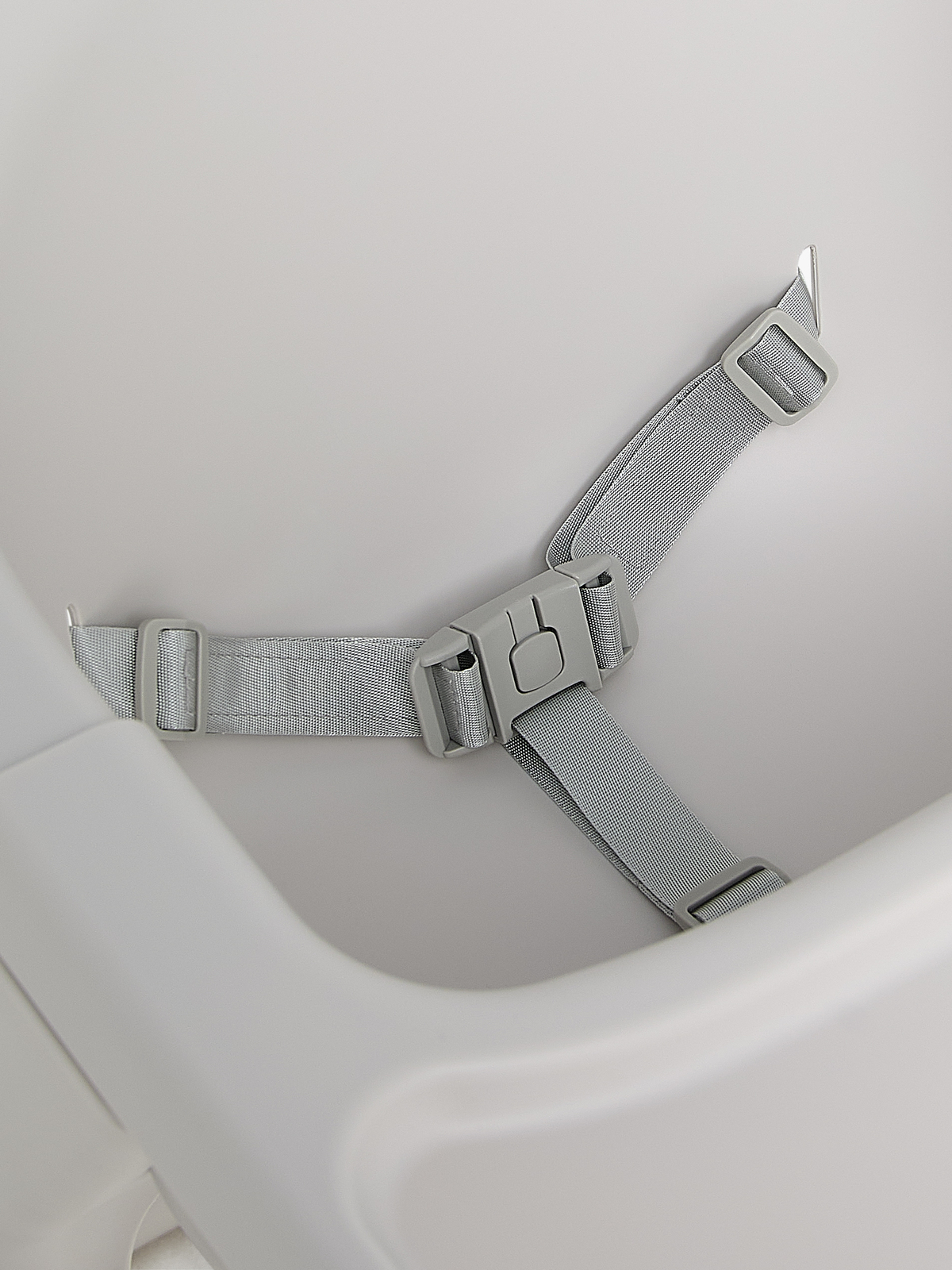 BM-G1highchair-WhiteWood-1895_3d.jpg