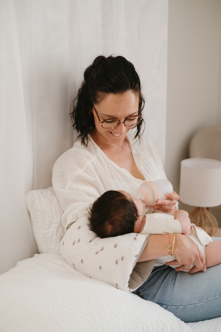 Tinéo Armpuff för Amning, Vit/beige