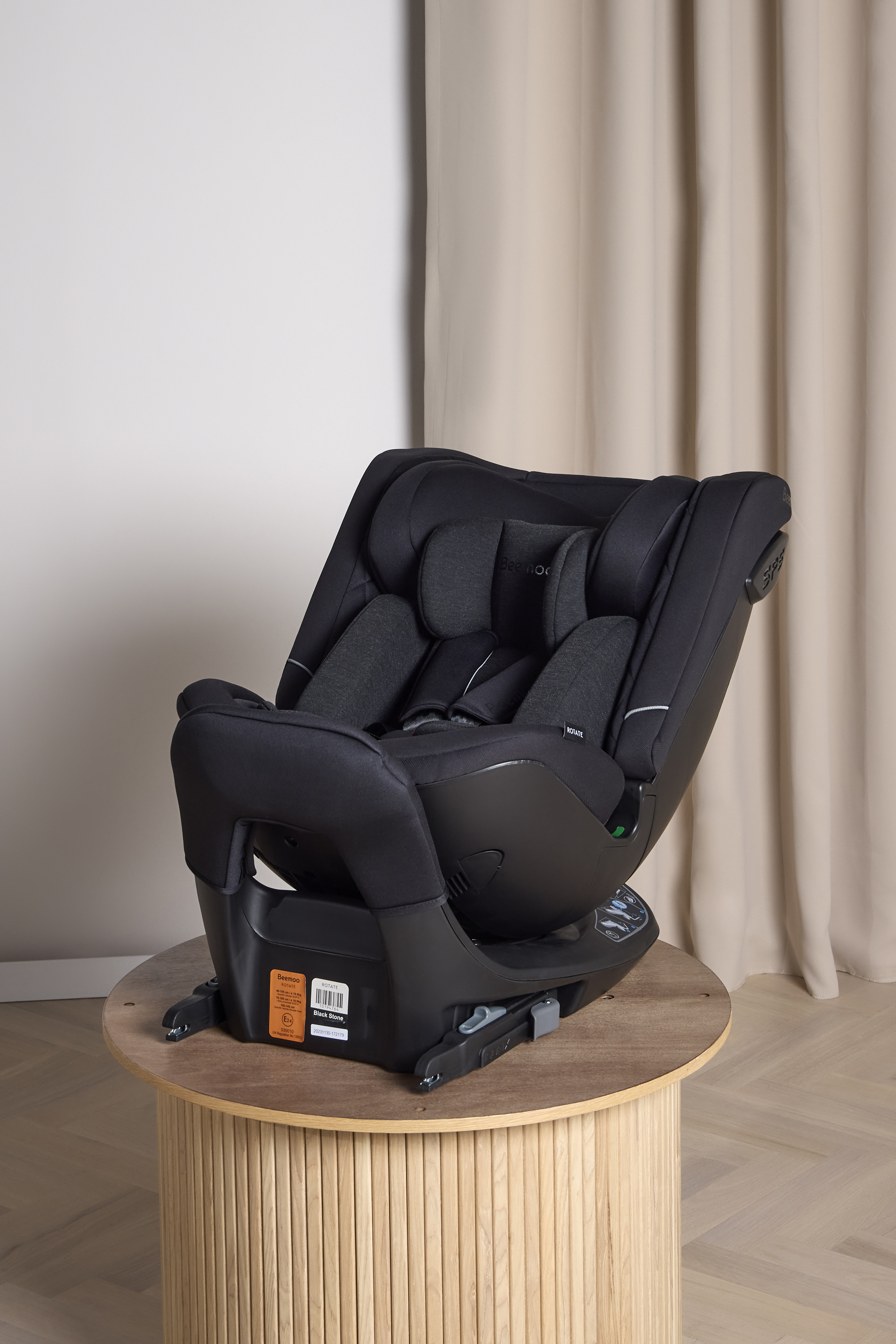 Beemoo Rotate i-Size Bilbarnstol, Black Stone