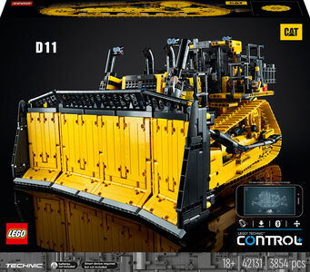 LEGO Technic 42131 Cat D11T bulldozer