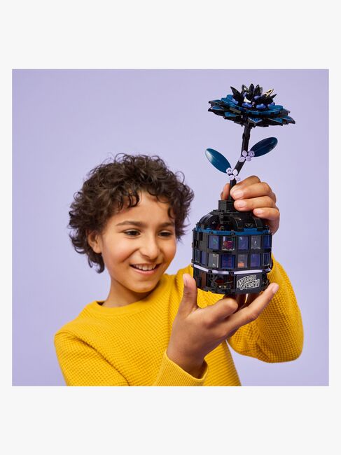 LEGO Wednesday 76784 Svart dahlia