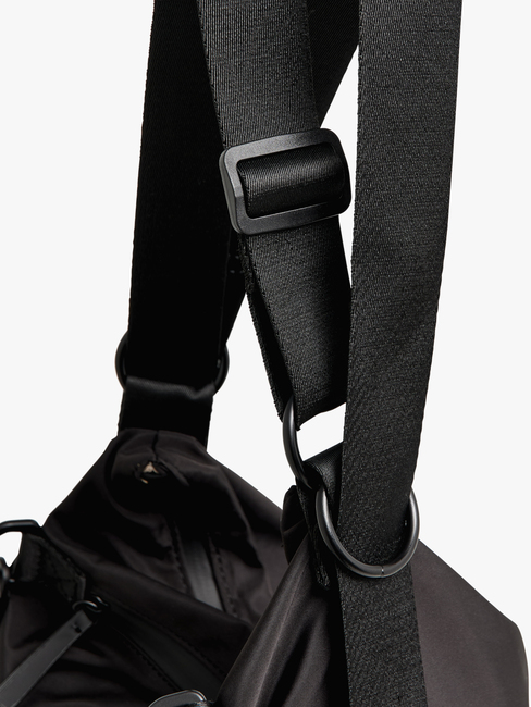 BM-701001-BLACK-4754_3c.jpg