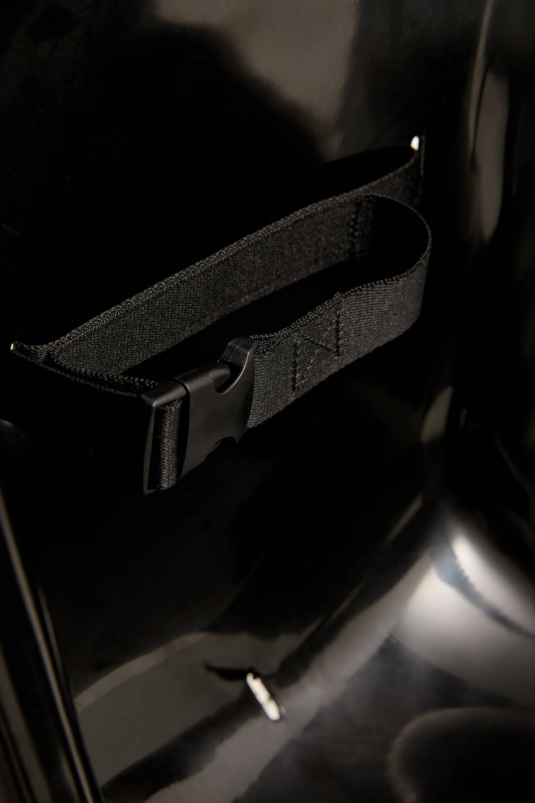 43000-black-2781_3b.jpg
