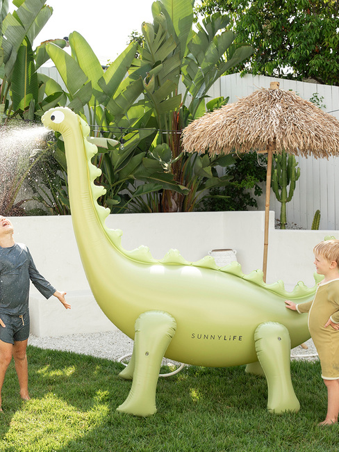 SUNNYLiFE Giant Dino  Uppblåsbar Sprinkler, Into the Wild Khaki