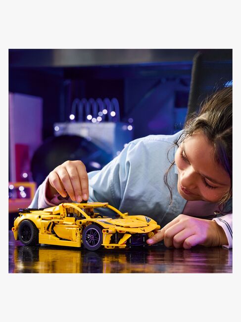 LEGO Technic 42205 Chevrolet Corvette Stingray