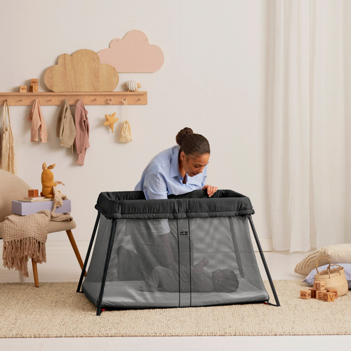 BabyBjörn Light Resesäng med Överdragslakan, Svart