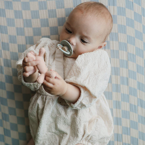 Mushie Enhörning Bitleksak, Blush