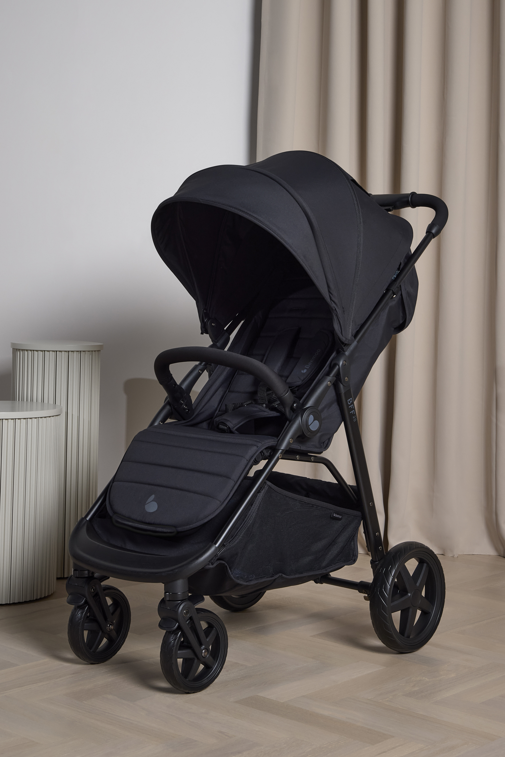 Beemoo BFF20 Sulky, Night Black