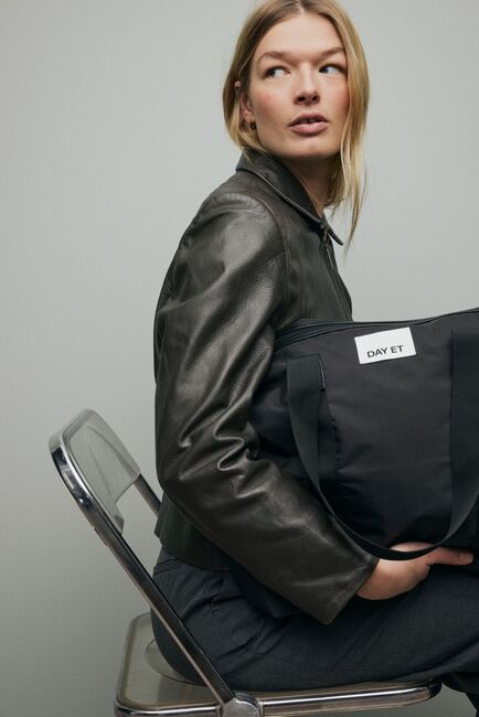 DAY ET Gweneth Skötväska M, Black