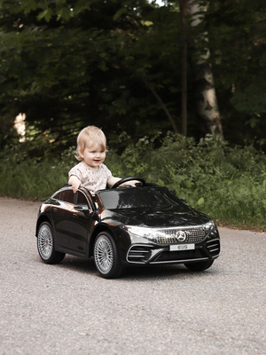 Mercedes-Benz EQS Elbil, Sort