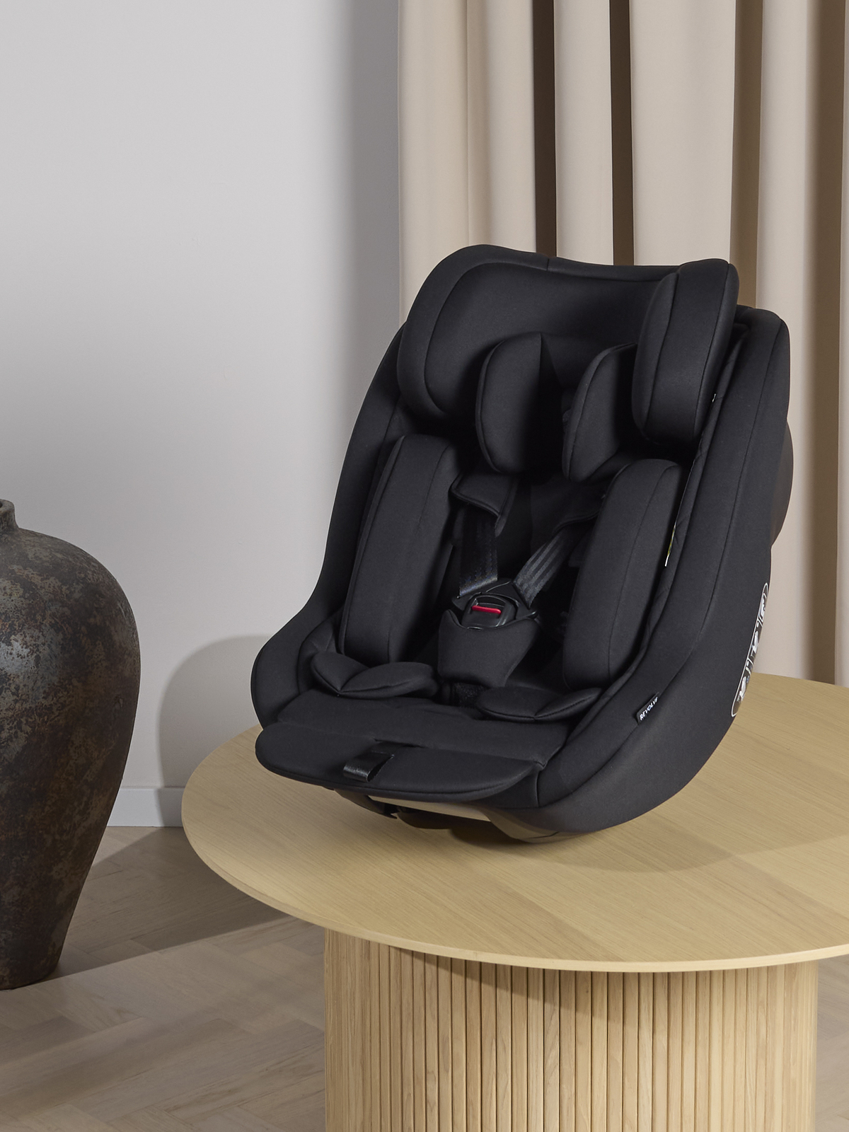 Beemoo Revolve i-Size Bilbarnstol, Black Stone