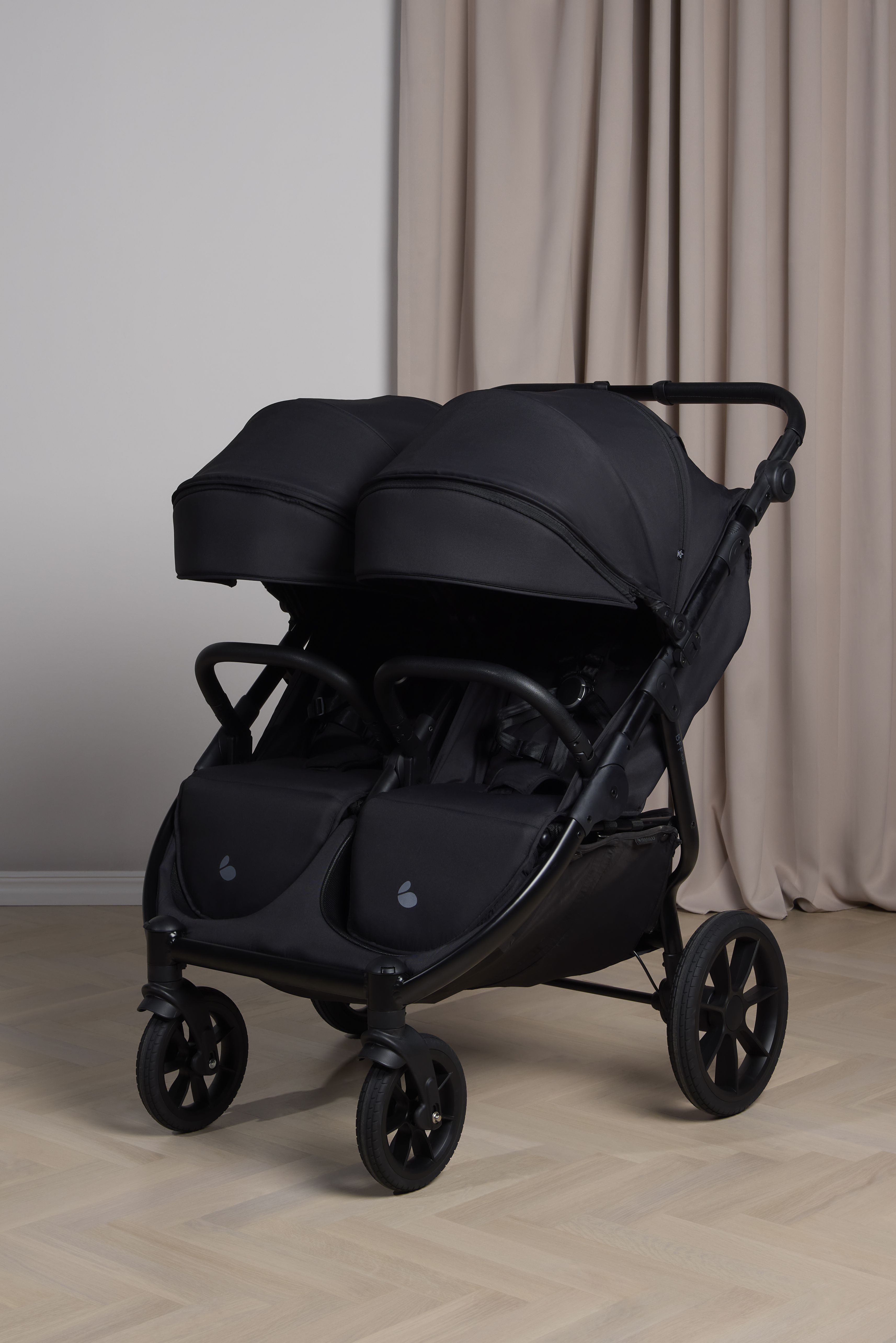 Beemoo BFF60 2 Syskonvagn, Night Black