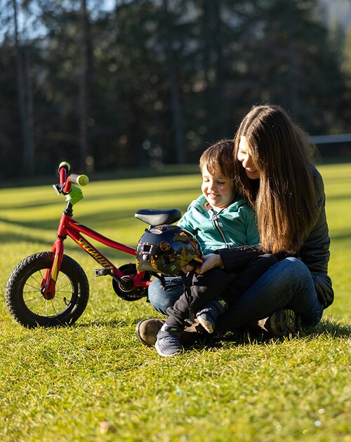 Lazer Pnut KinetiCore 2.0 Pnut KC Cykelhjälm Flying Rocket