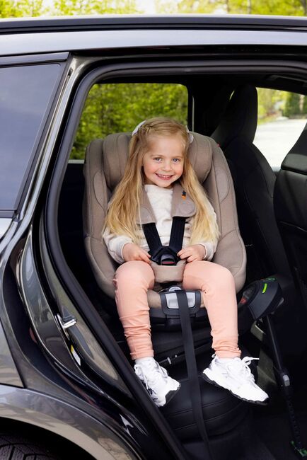 BeSafe Beyond² Bilbarnstol, Dark Sand Soft Breeze