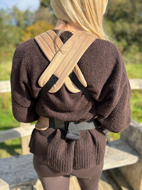 Bizzi Growin Nomad Velvet Bärsele, Almondine