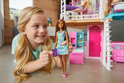 Barbie Hus Med Inredning Och 3 Dockor