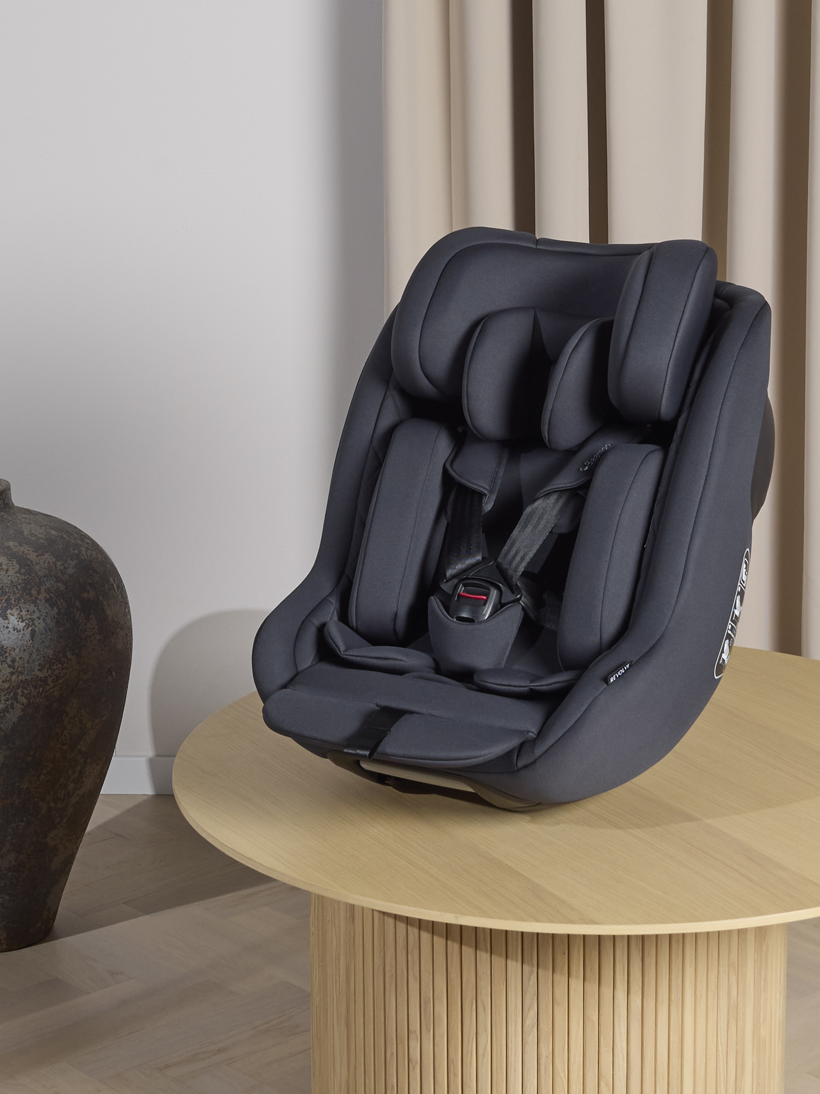 Beemoo Revolve i-Size Bilbarnstol Anthracite – 360° rotation, 40–105 cm
