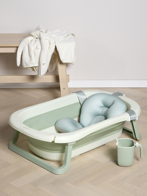Beemoo CARE Assist Badebalje inkl. Badestøtte & Skyllekanne, Soft Green