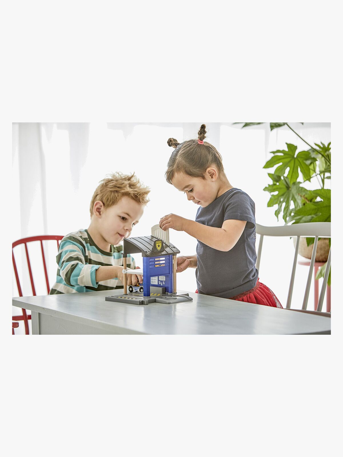 33813-2158_Brio_Polisstation_4a.jpg
