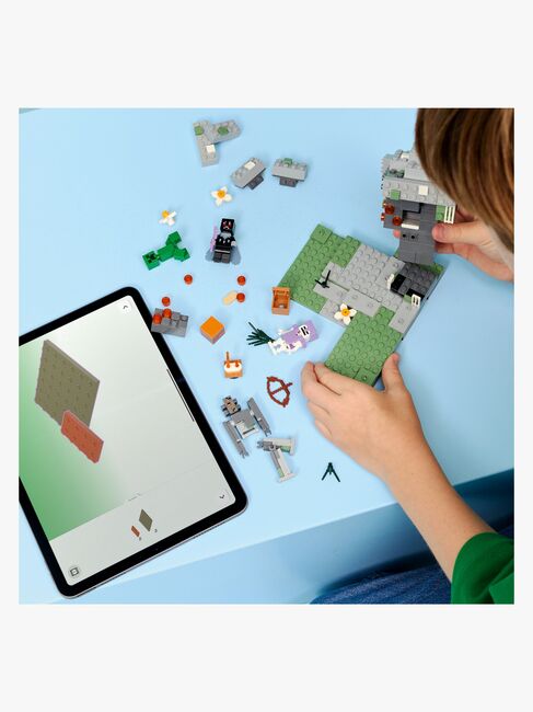 LEGO Minecraft 21586 Den bleka trädgården