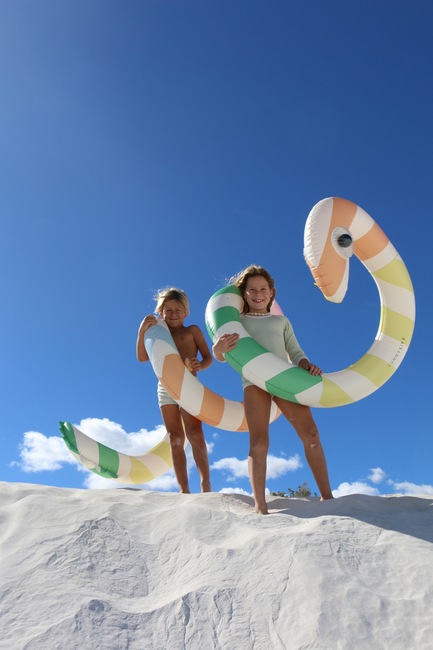 SUNNYLiFE  Stor Flytleksak, Poolside Sorbet Stripe