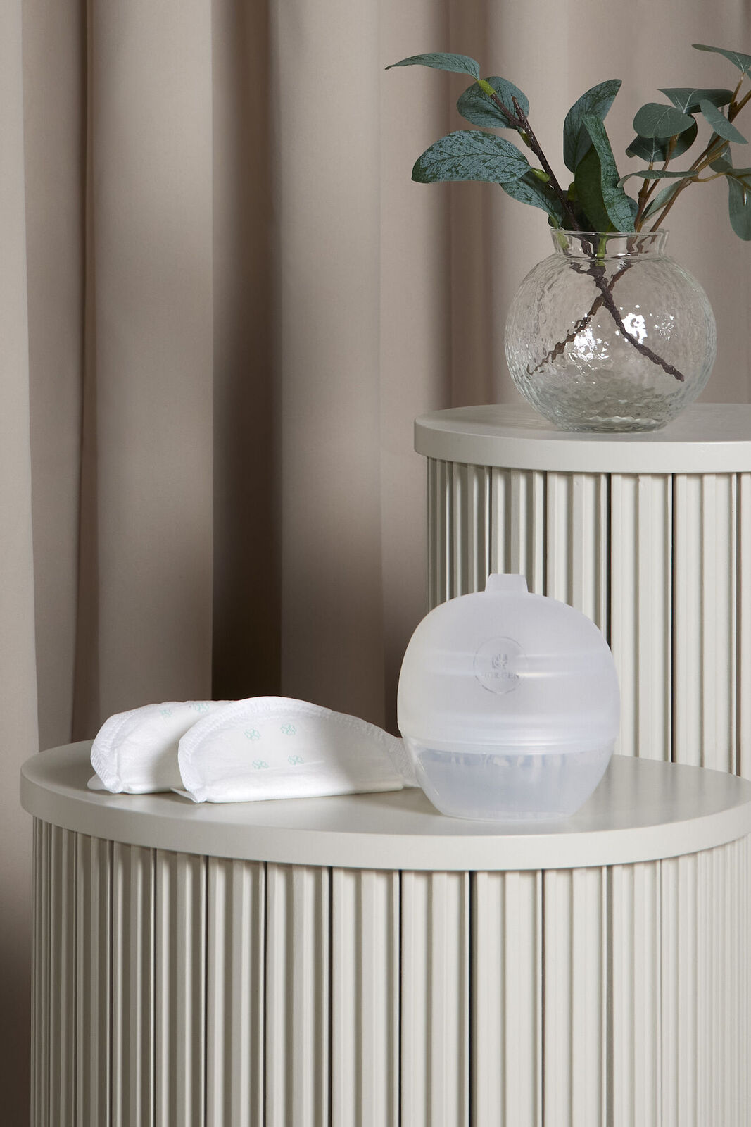 Beemoo CARE Horigen Bärbar Manuell Bröstpump inkl. 10-Pack Amningsinlägg