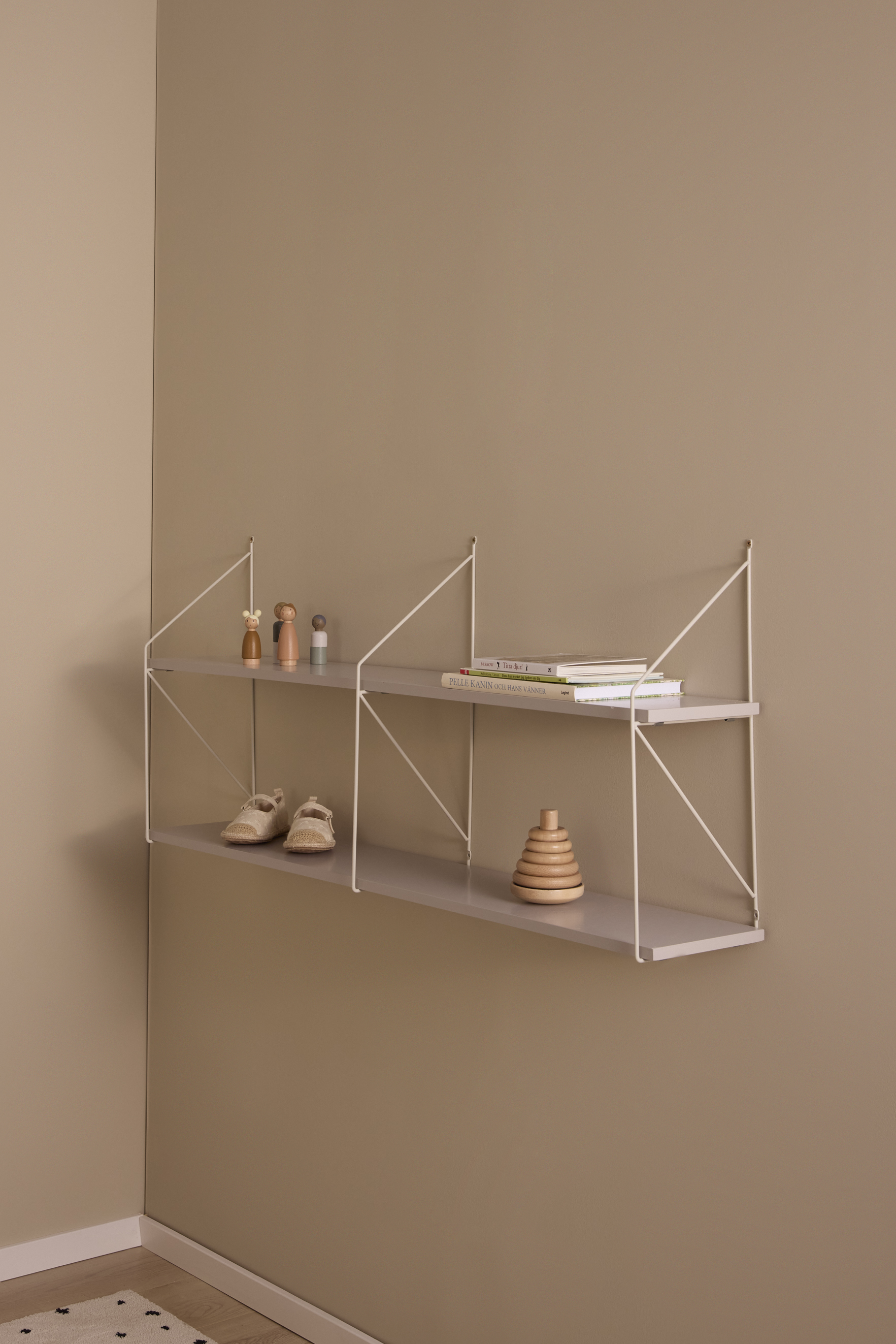 Alice &  Fox BONNIE Vägghylla 120 cm Greige