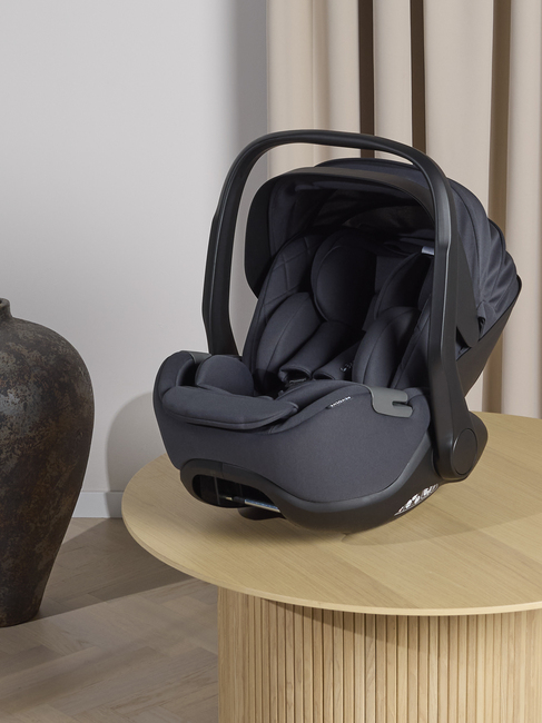 Beemoo Revolve i-Size Babyskydd inkl. Bas, Anthracite