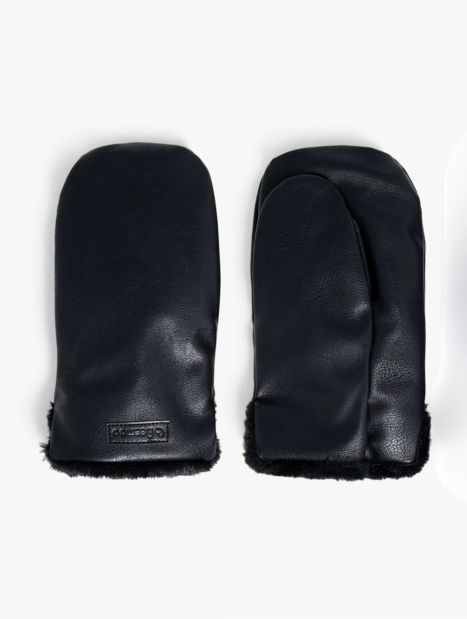 Beemoo Furry Vagnvantar, Black