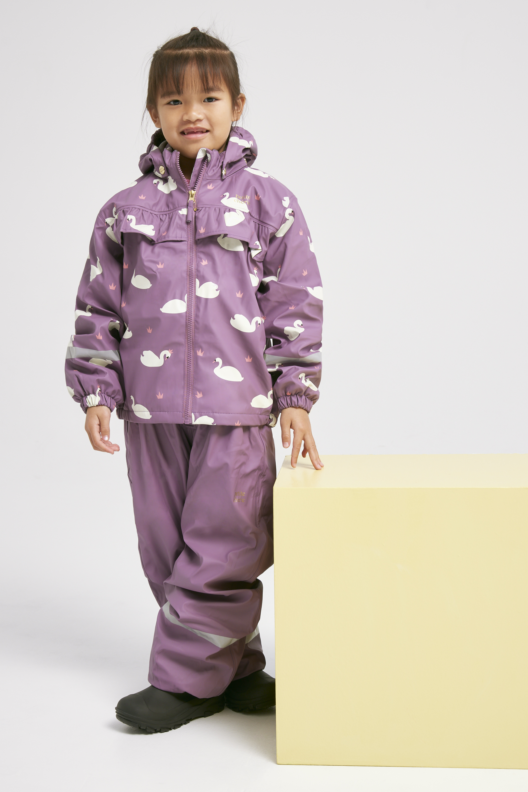 Petite Chérie Atelier Aline Fodrat Regnställ Swan Grapeade 140