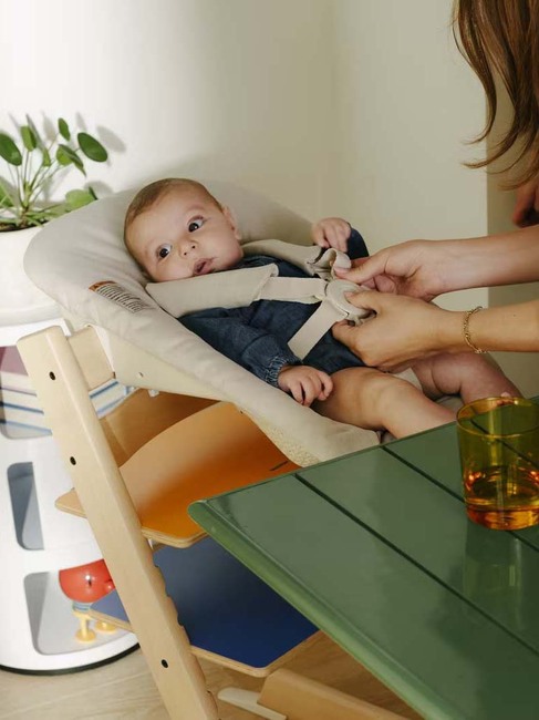 Stokke Tripp Trapp Matstol MoMA 100149-3601_4d.jpg