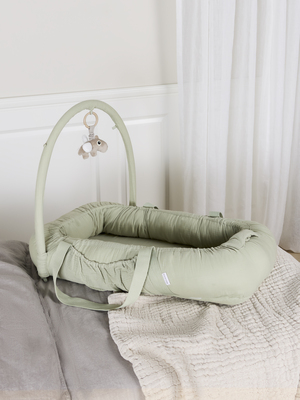 Alice & Fox ALBA Babynest med Handtag, Green Muslin