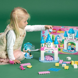 linnea_3år_lego.jpg